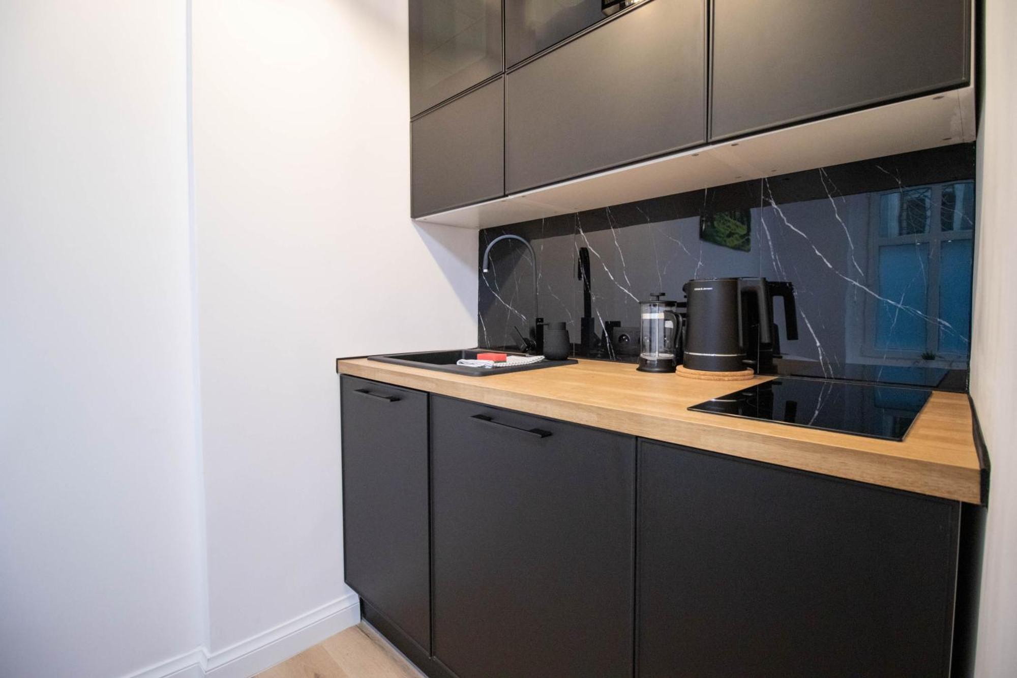 Apartment Place *